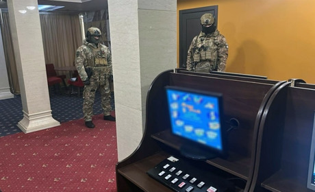 У Херсоні викрили нелегальний гральний бізнес: зал ховали під кав’ярню