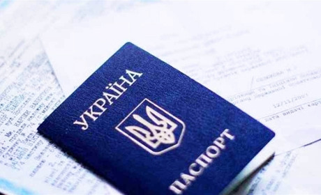 Паспорт і код за 15 хвилин: у Вараші запрацювала послуга ID-14 для підлітків. Але ЦНАП на карантині