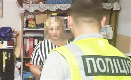 Керівницю благодійного фонду підозрюють у допомозі виїзду за кордон ухилянтам з Житомирщини