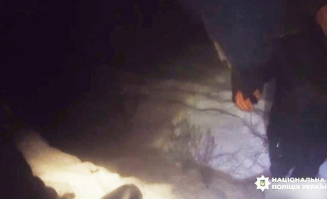 Мороз і темрява: білопільські поліцейські допомогли чоловікові повернутися додому