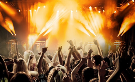 Підлітки проведуть 10 листопада на стадіоні у Сватовому музичну вечірку