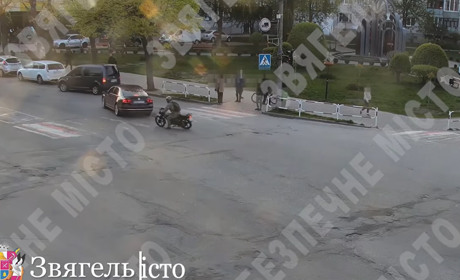 У Звягелі показали відео двох ДТП за участі мотоциклістів: "Безпечне місто"