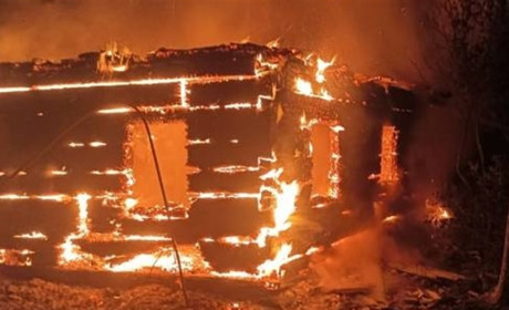 Славутські рятувальники ліквідували пожежу в житловому будинку