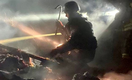 Окупанти вдарили вночі по житлових кварталах Херсона - фото і відео