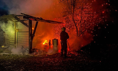 Вночі в Глухові горіла будівля (ФОТО, ВІДЕО)