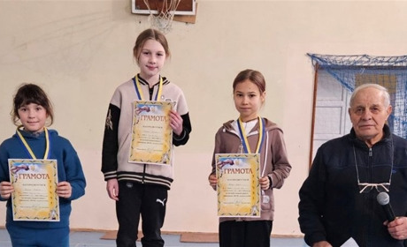 Новини воєнного часу. Відкриття меморіальної дошки, тренінг, перемоги легкоатлетів