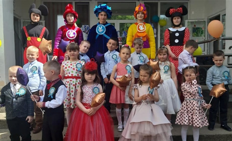 Метелики з дитсадка “Теремок” святкують свій перший випускний