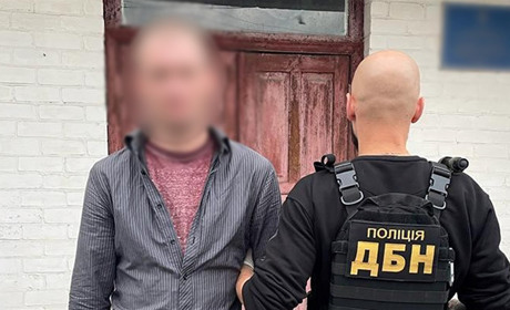Розсилав «товар» по всій країні: на Чернігівщині затримали наркоторговця