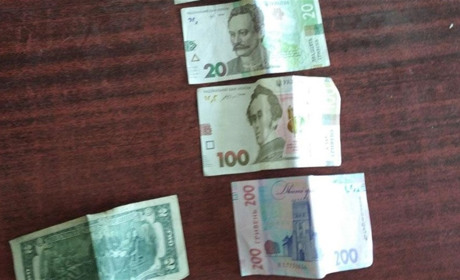 Бризнули газовим балончиком і вкрали сумку: у Первомайському підлітки напали на чоловіка