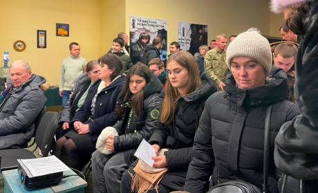 Показ фільму про сучасного Героя Дмитра Гудзика відбувся у міському Будинку воїна