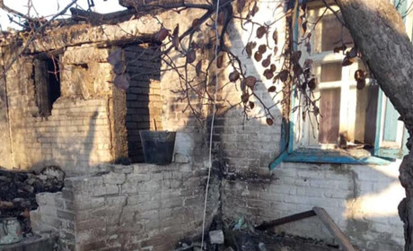 «Выносили детей через окна»: в доме многодетной семьи Попаснянского района случился пожар