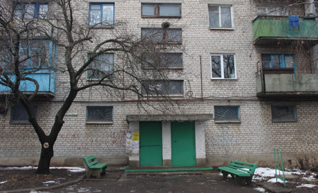 Волновасьці самостійно врятували свій під’їзд від потопу
