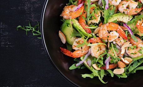 Рецепт дня: салат з креветками та авокадо