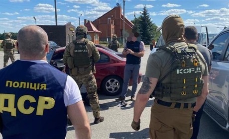 Утримували заручника та вимагали за нього викуп: лозівські правоохоронці розслідують злочин 