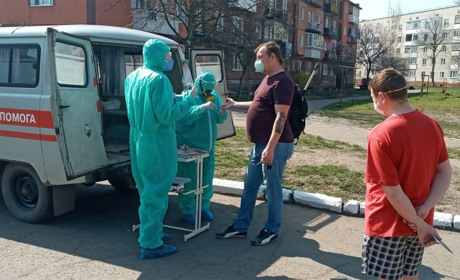 Соснівська міська лікарня запрошує на роботу тринадцять лікарів різних спеціальностей  