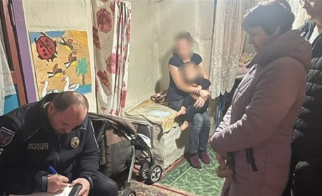 На Черкащині жінка покинула дитину, а сама — виручала знайомого
