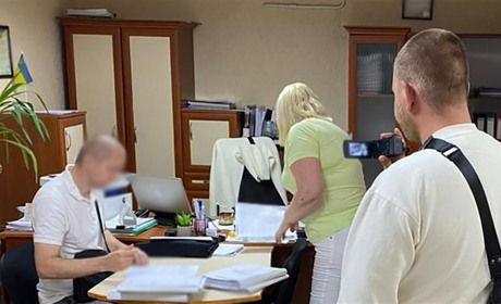 На Звягельщині викрили керівника фірми, який привласнив 1,1 млн грн на реконструкції даху гімназії