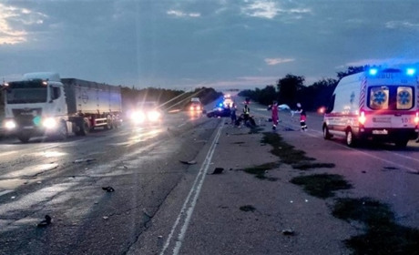 Смертельна аварія на трасі Київ-Одеса: загинули сестри-пасажирки. Четверо людей травмовані