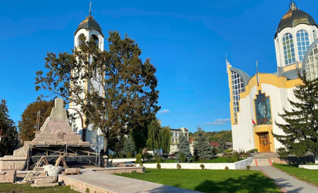 Як у Чорткові будувався Місійний Хрест, який невдовзі освячуватиме Блаженнійший Патріарх Святослав