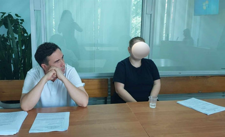 Первомайчанці, яка ошукувала рідних військових, обрали запобіжний захід: репортаж із зали суду