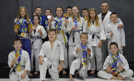 У переяславському спортивному клубі "Завод ММА" готують чемпіонів із змішаних єдиноборств