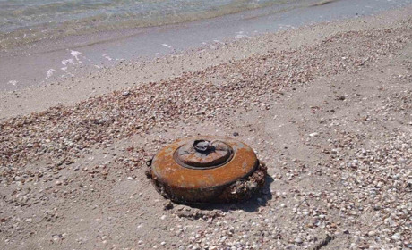 На берегу моря нашли мину времен войны