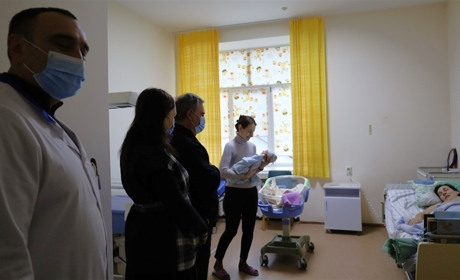 Хлопчик чи дівчинка: хто першим народився у Звягелі у 2025 році