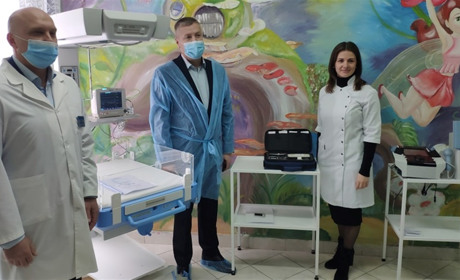 У дитячу лікарню в Фастові передали необхідне обладнання для немовлят