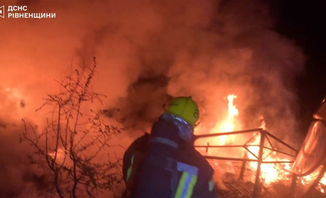 Загорілося побутове сміття: на Сарненщині сталася пожежа у приватному господарстві