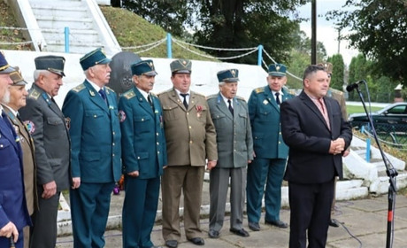 У Мамаївцях біля пам’ятника воїнам ОУН-УПА вшанували пам’ять загиблих воїнів України