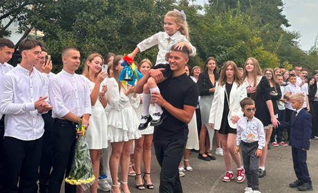 У школах громади відзначили День знань: хвилина мовчання, голуби миру, святкові фотозони