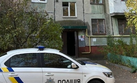 Жінка травмувала свекруху ножем і не давала викликати лікарів: замах на вбивство на Житомирщині