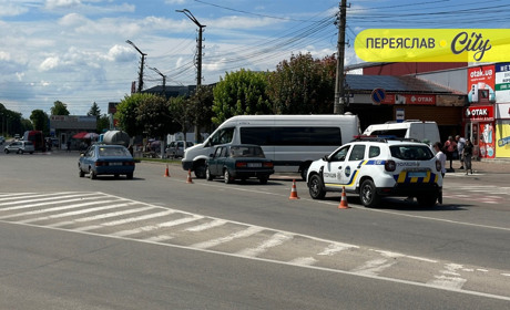 У Переяславі біля автостанції сталося ДТП, у лікарні померли два тяжкі пацієнти: хроніка поліції