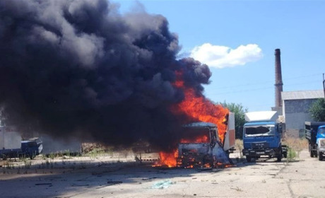 Дронова війна в Новій Каховці: хто за ким полює