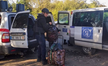 На Куп’янщині рятувальники евакуювали двох мешканців та ліквідували пожежу після авіаудару