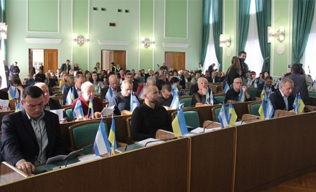 Кому як тут живеться