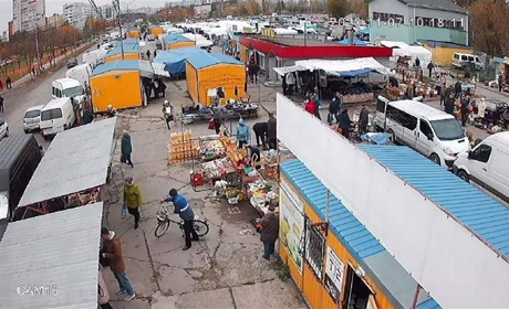 Великий ринок у Нетішині працюватиме ще й у вівторок