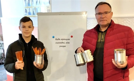 Школяр із Переяслава передав отримані у подарунок кошти на виготовлення окопних свічок