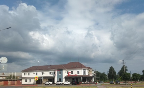 Грози та короткочасні дощі: якою буде погода на Гадяччині протягом тижня