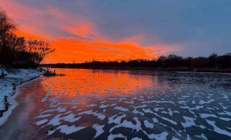 Зимовий захід сонця над Бугом: фотоальбом