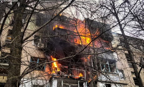 На Херсонщині армія рф завдала ударів по житлових кварталах, критичній та соціальній інфраструктурі