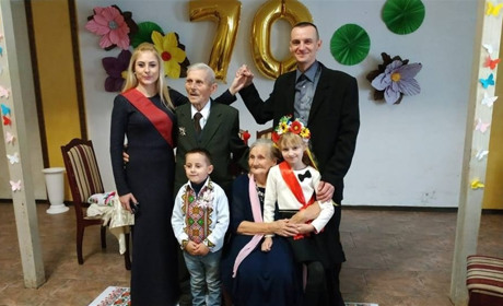 Онук зробив пропозицію на платиновому весіллі дідуся і бабусі. Надзвичайна історія родини жмеринчан