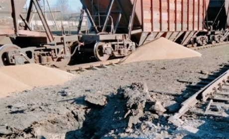 У Старобільську обстріляно елеватор, де стояли вагони з краденим українським зерном. Які наслідки