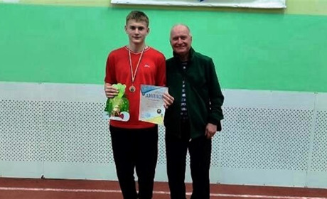 Юний легкоатлет зі Звягеля Владислав Гонов здобув золото на чемпіонаті області