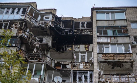 На Херсонщині загарбники поцілили у житлові квартали і завод, 3 загиблих, 5 поранених