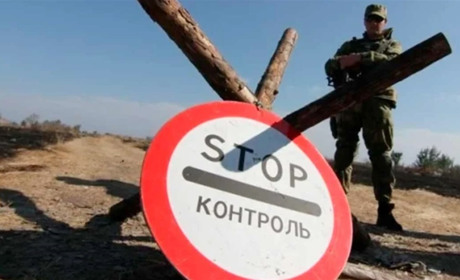 На блокпостах перед Кримом окупанти вимагають встановлювати російський застосунок-шпигун