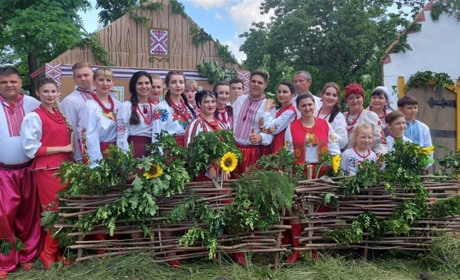 Як самодіяльні аматори з Любашівки стали волонтерами