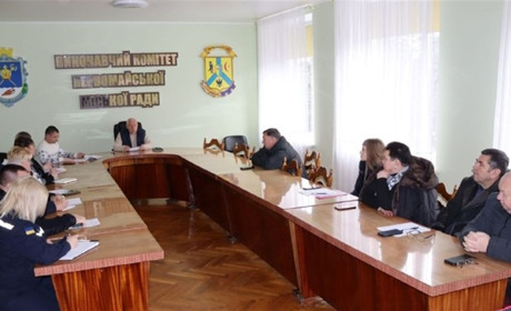 Школи Первомайська таки йдуть на вимушені канікули через погоду та блекаути: є рішення виконкому