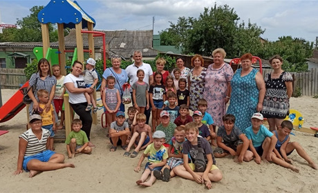На Завокзаллі встановили дитячий спортивно-ігровий майданчик