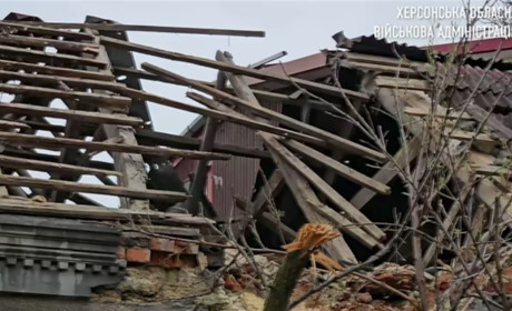 Окупанти влучили в торговий центр і дитсадок на Херсонщині, поранили 6 людей